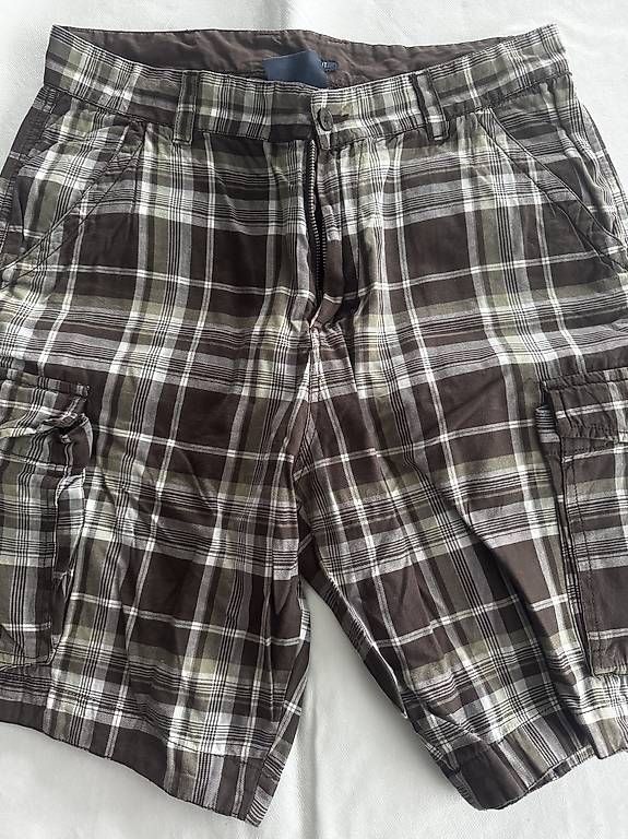 Champion Pantaloni: Bermudas Champion Gr. L (164) – Usato da Wolfhausen venduto da The_shark
