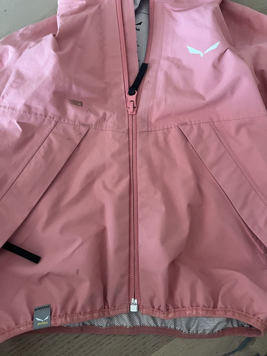 Salewa Vestes & Manteaux: Kinder Regenjacke Salewa Grösse 104 Rosa – D'occasion à Pfäffikon SZ par humming-bird 5