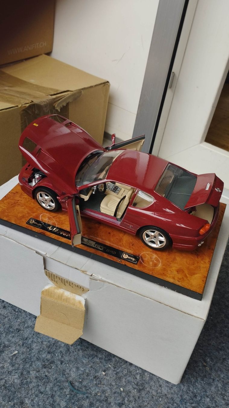 Bburago Modellautos: Ferrari 456GT auf Wurzelholzbasis – Gebraucht aus Chur von oriori 4