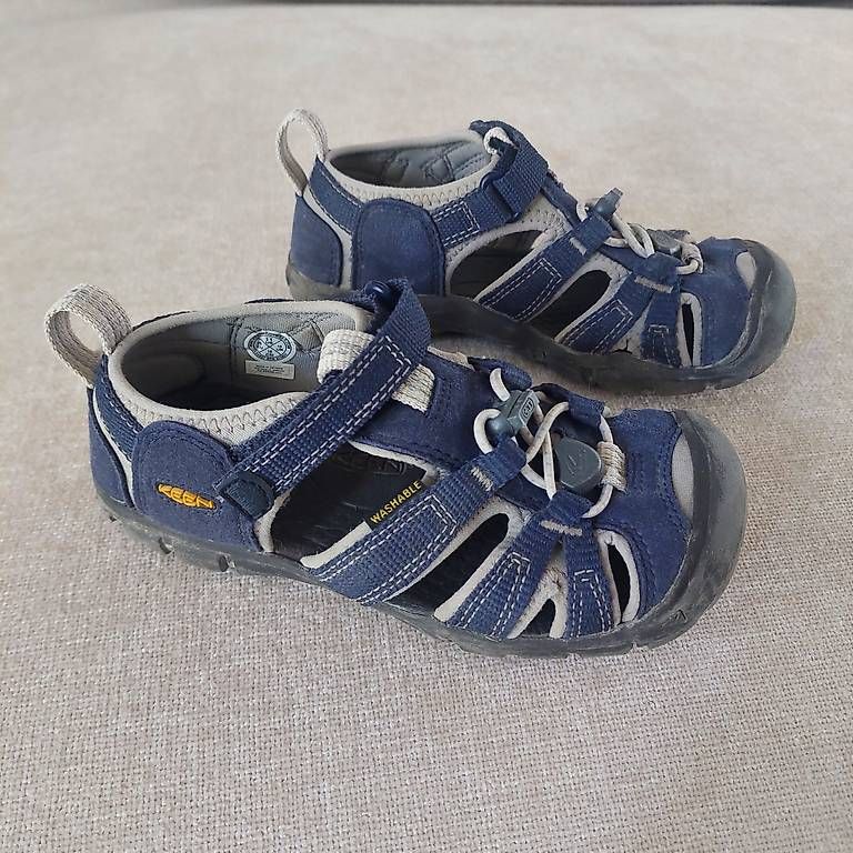 Keen Schuhe für Jungen: Keen Kindersandalen – Gebraucht aus Winterthur von Madamme-Rex