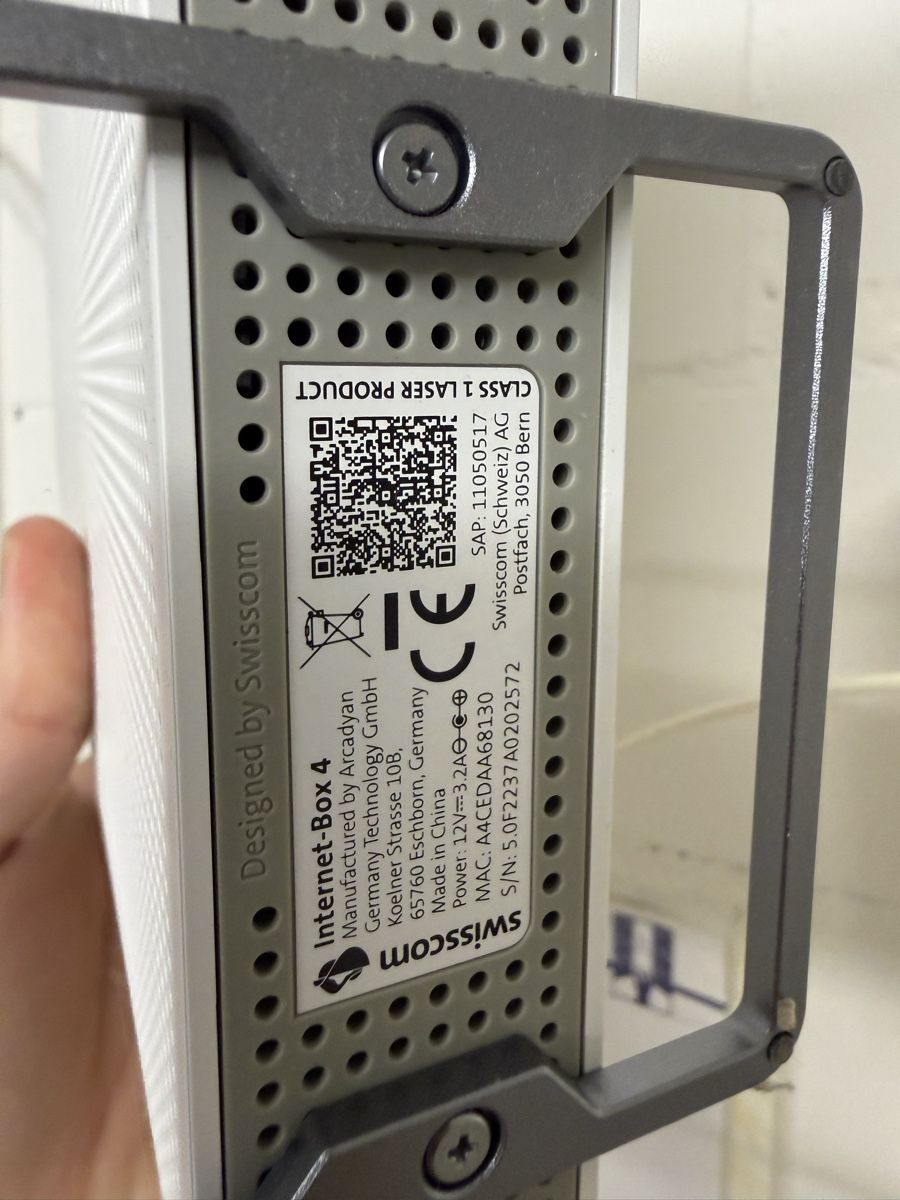 Swisscom Modem & Router: Swisscom Internet-Box 4 und 2 WLAN Repeater – Usato da Herrliberg venduto da Max2023 2