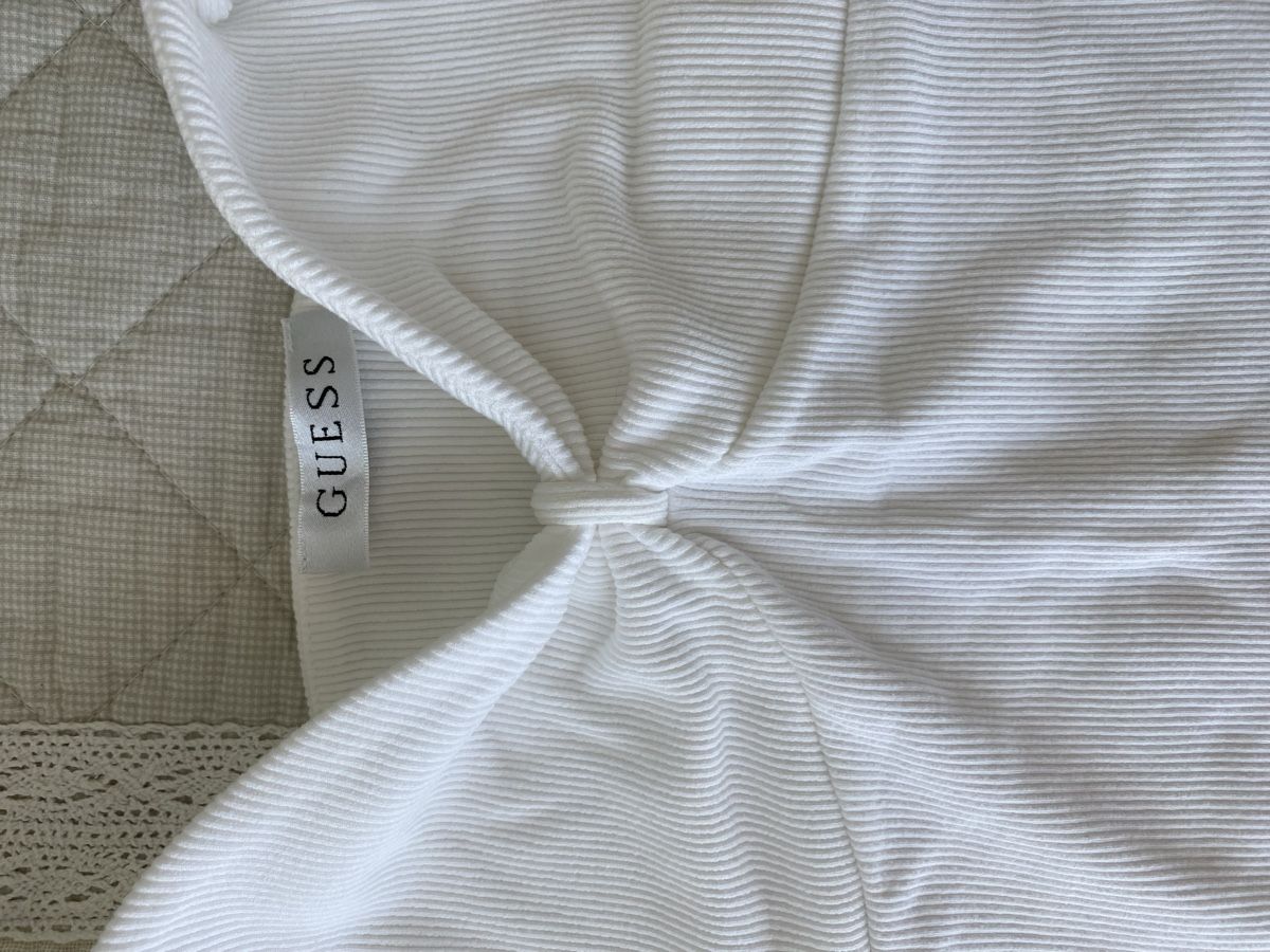 Guess Top: Guess Damen Tops elastisch ungetragen – Nuovo (secondo la descrizione) da Rorschach venduto da lvi_p29s 2
