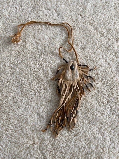 Catenine: Leather necklace pouch – Usato da Dallenwil venduto da ZD2019