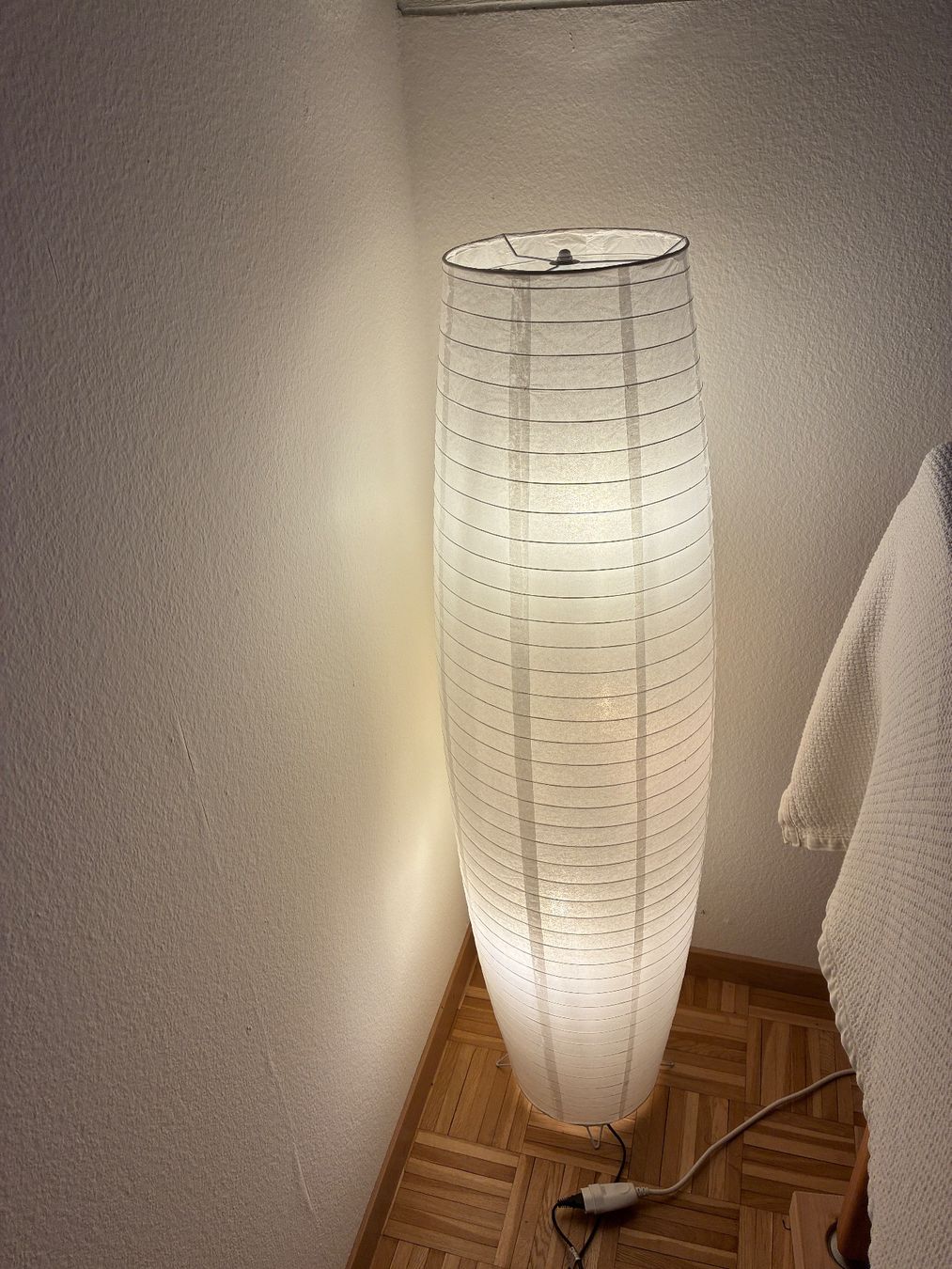Lampade: Stehleuchte mit Papierschrim – Usato da Berikon venduto da lynn52 1