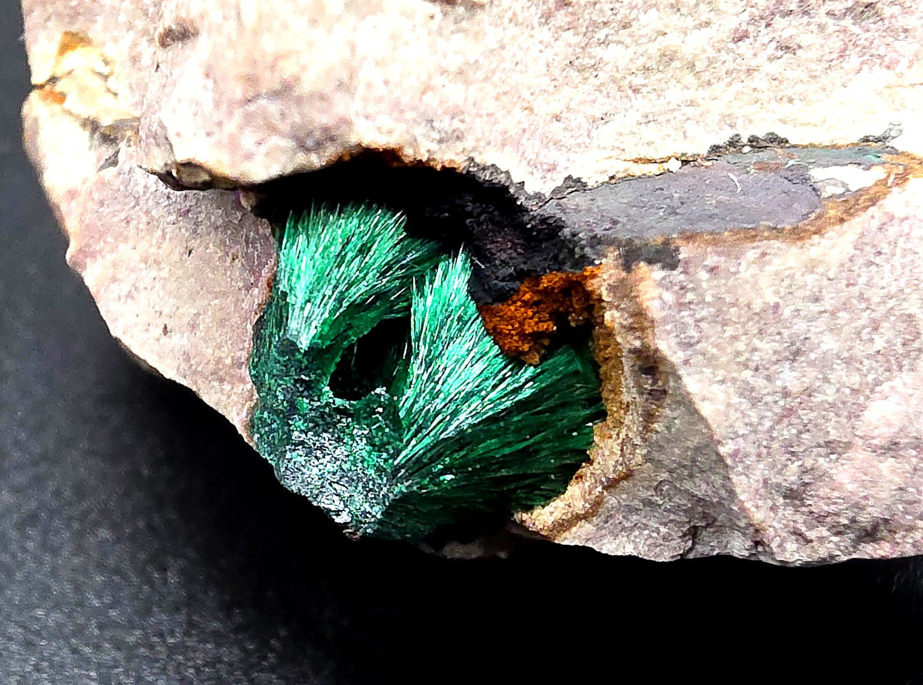 Minerali & Pietre curative: Fibrous Malachite on Matrix - Morocco – Usato da Figino venduto da minshop 5