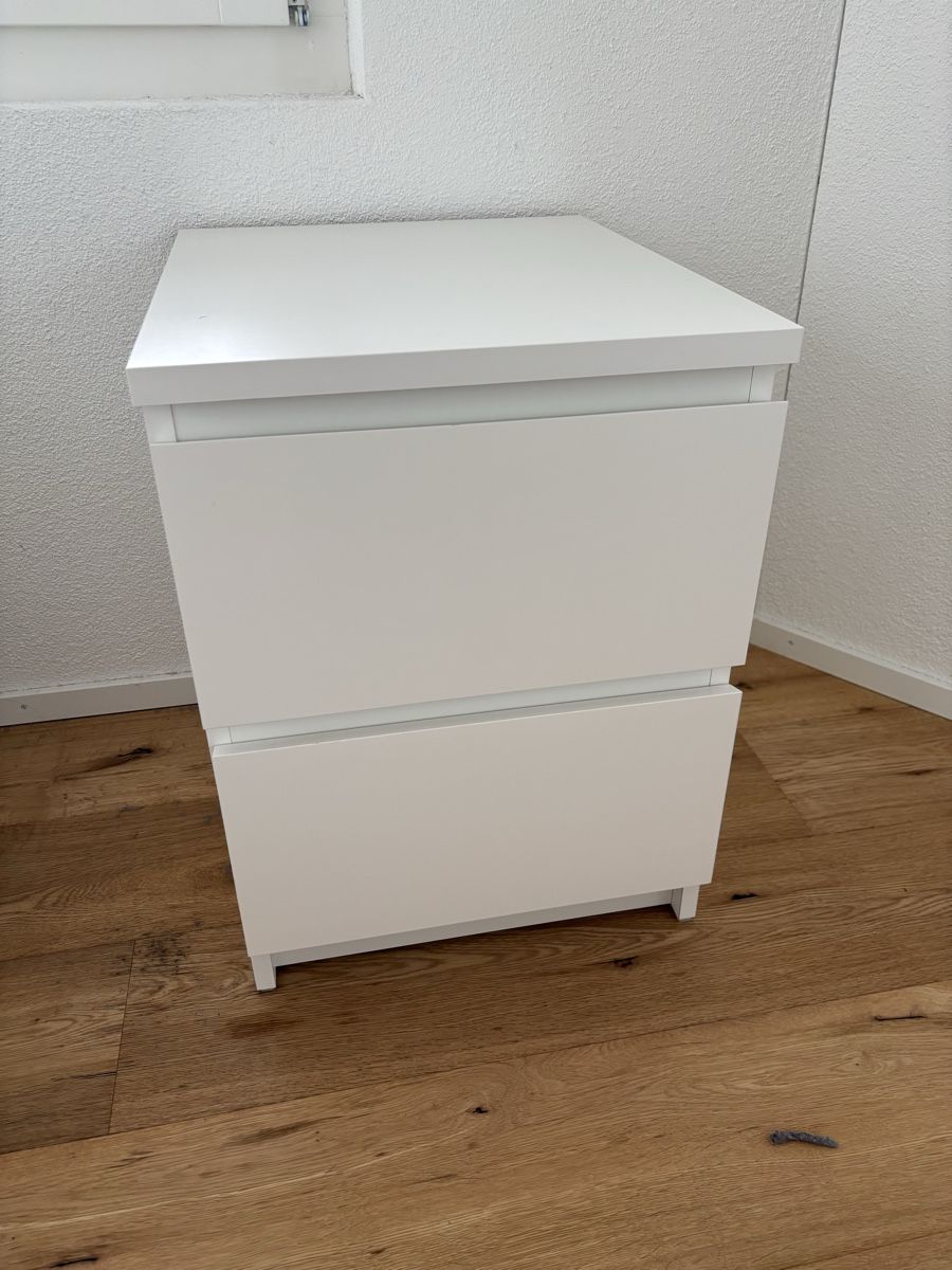 Ikea Nachttische: MALM Nachttisch mit 2 Schubladen – Gebraucht aus Einsiedeln von luk_z69w 1