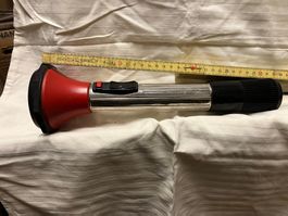 Stabtaschenlampe metall Text lesen