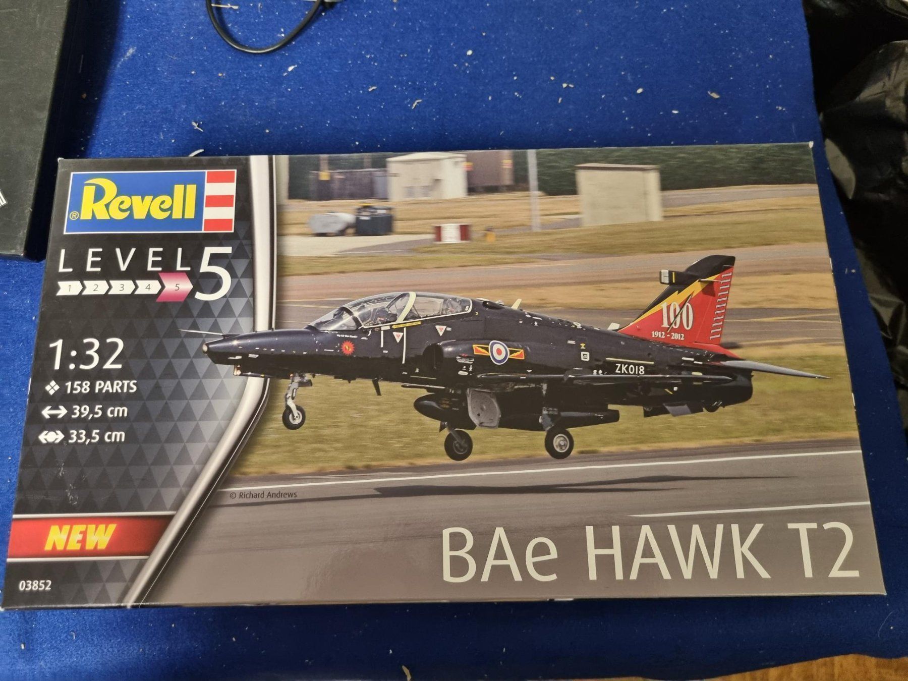 Revell Kits de montage: BAe HAWK T203852 – Neuf avec emballage d'origine à Wettingen par Mmarb