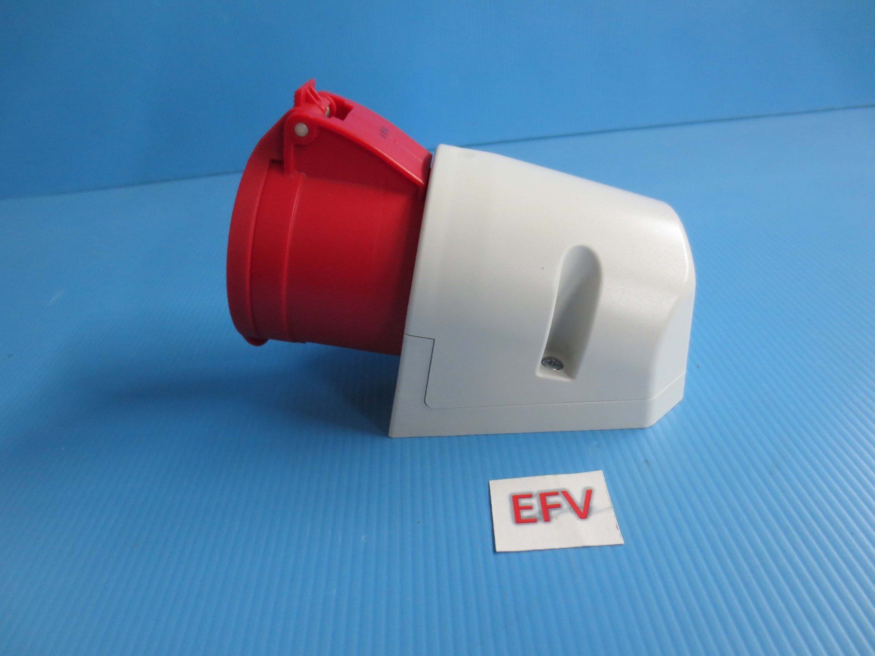 Spine: CEE Steckdose 32A 5 polig 3x400V IP44 – Nuovo (secondo la descrizione) da Sulz LU venduto da Elektrofachverkauf 1