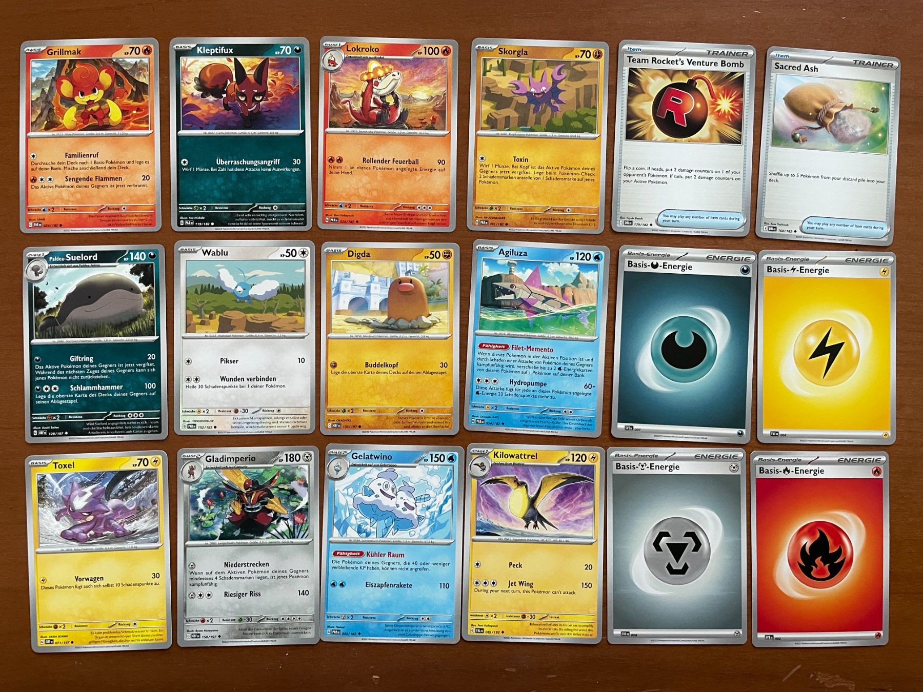 Pokémon Carte collezionabili: Pokemon Karten Set (Versand gratis) – Nuovo (secondo la descrizione) da Chur venduto da Angerson