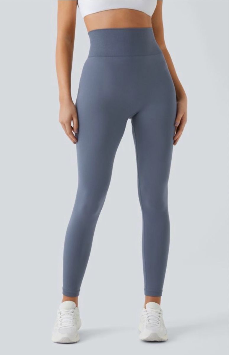 Halara Leggings: Halara seamless flow leggings L neu – Nuovo e nell'imballaggio originale da Basel venduto da Chocolate_Cupcake 1