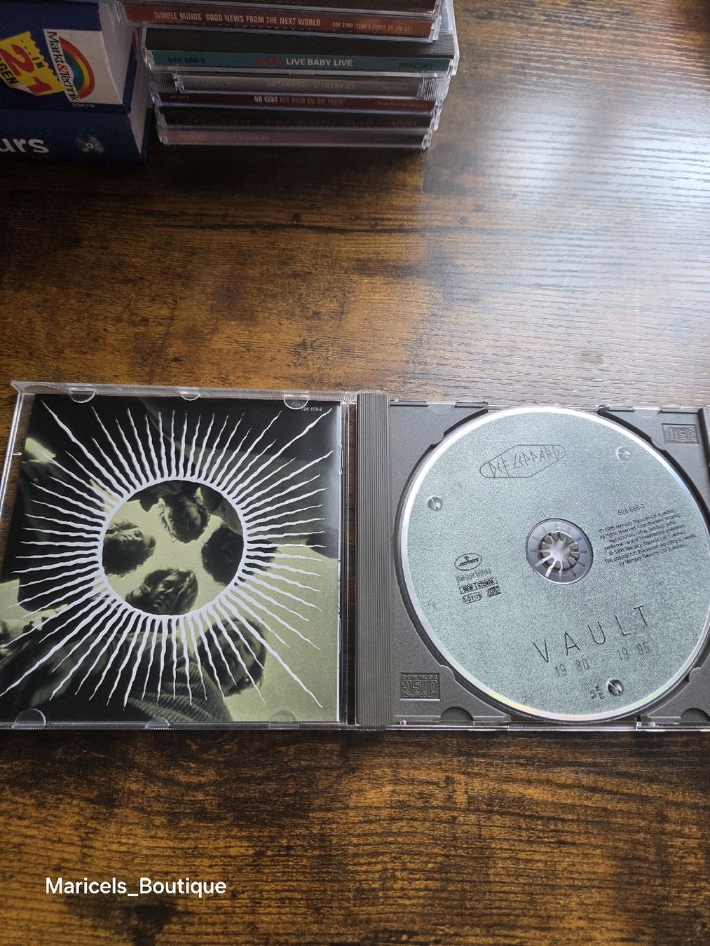 CDs: Def Leppard Vault CD 1980-1995 Good Condition – D'occasion à Winterthur par Maricels_Boutique 2