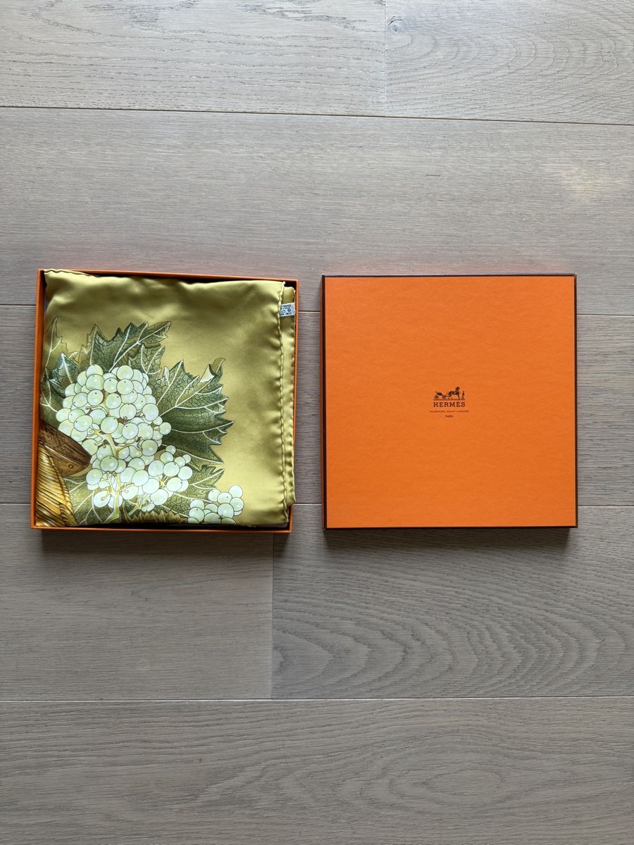 Hermès Foulard & Sciarpe: Carré Hermès 90 - Vendanges – Nuovo (secondo la descrizione) da Commugny venduto da 160467 2