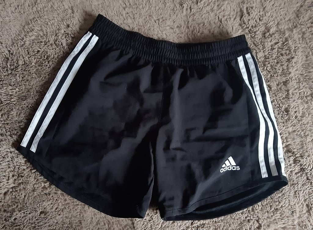 Adidas Pantaloni: Adidas Shorts Schwarz – Usato da Nussbaumen AG venduto da Stern666