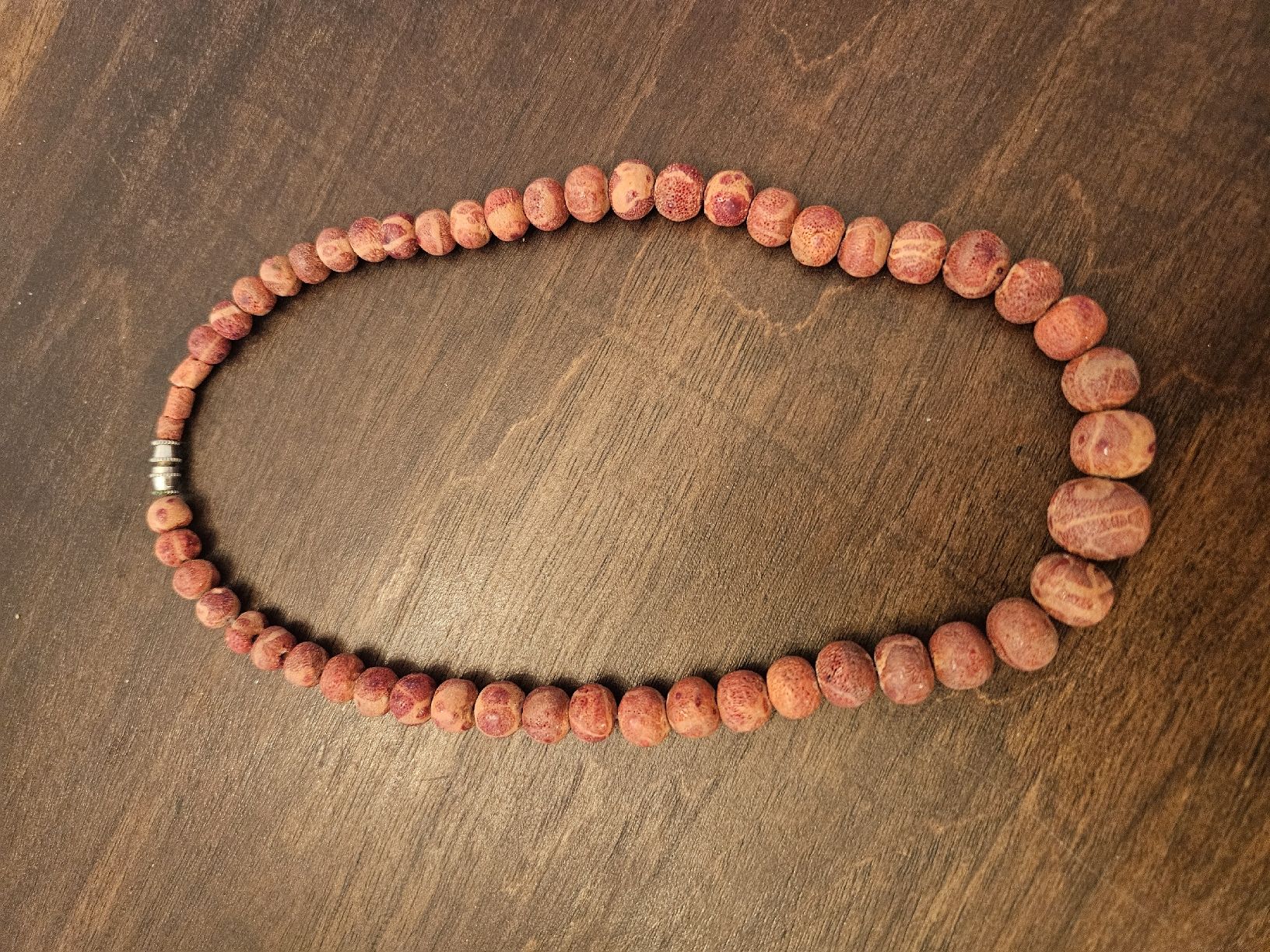 Catenine: Korallenkette 43cm lang – Usato da Mühlethurnen venduto da Zauberfee3