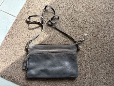 Sac Caroll en cuir – bandoulière – très bon état