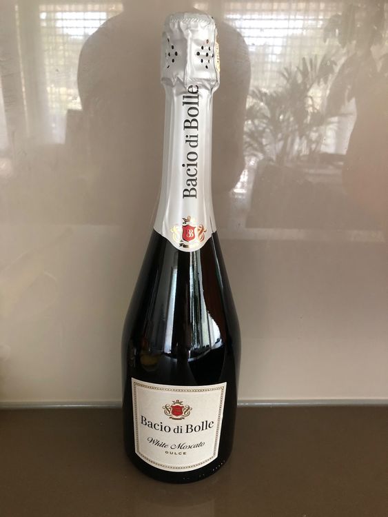 Bacio di Bolle. Süsser weisser Schaumwein aus Muskattraube. | Kaufen ...