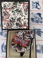 Spilla Gucci Vintage a forma di cuore con strass. ❤️✨