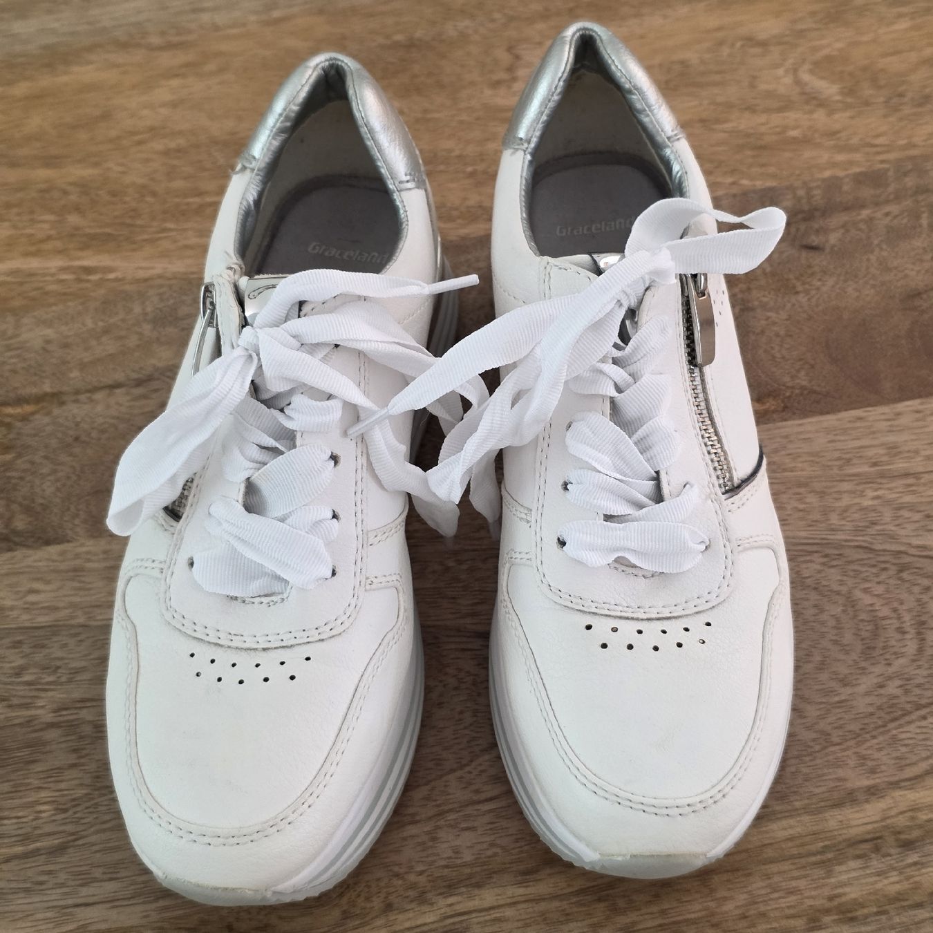 Graceland Scarpe da donna: Damen Sneaker Weiss Gr 37 neuwertig – Nuovo (secondo la descrizione) da Rheinsulz venduto da Gilea 1