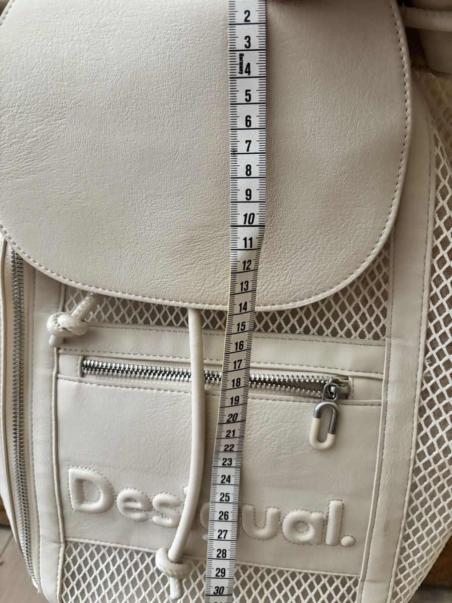 Desigual Sacs à dos: Desigual Rucksack weiss – Neuf (Voir description) à Fruthwilen par Joy111 4