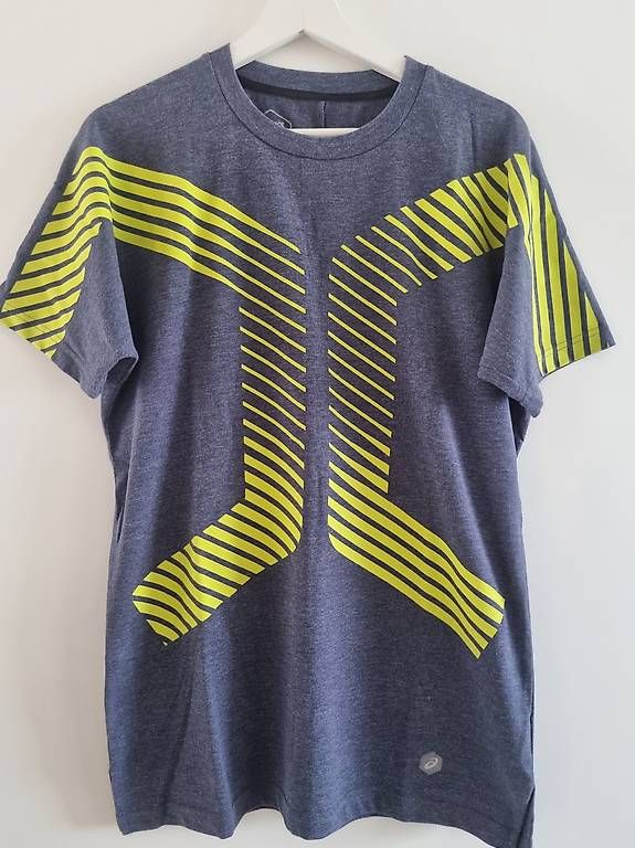 Asics T-shirt: ASICS Sport T-Shirt – Usato da Schlieren venduto da svex87