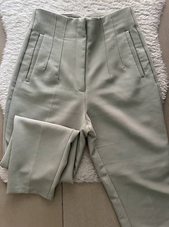 Pantaloni: Zara Stoffhose mint – Usato da Waltenschwil venduto da shelly_m