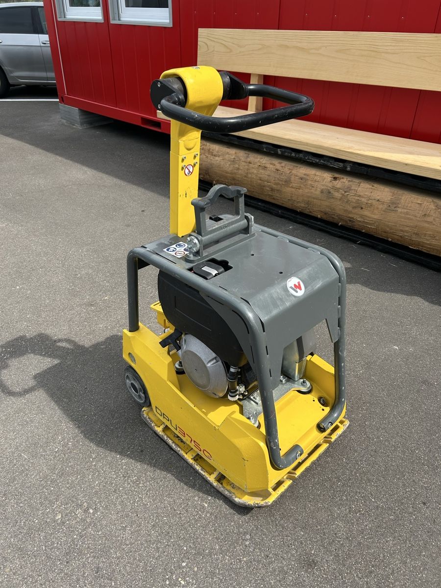 Wacker Neuson Toutes les machines: Rüttelplatte Vibroplatte Plattenvibrator Wacker Neuson – D'occasion à Salmsach par Takeuchi_W395 1