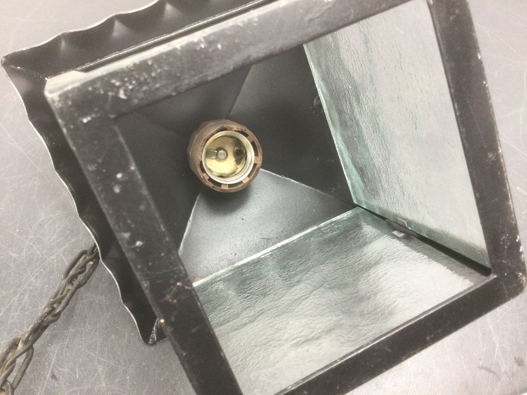 Lampes: Gebrauchte Eingangs Aussenlampe aus Eisen – D'occasion à Wangen SZ par kuriosum12 2