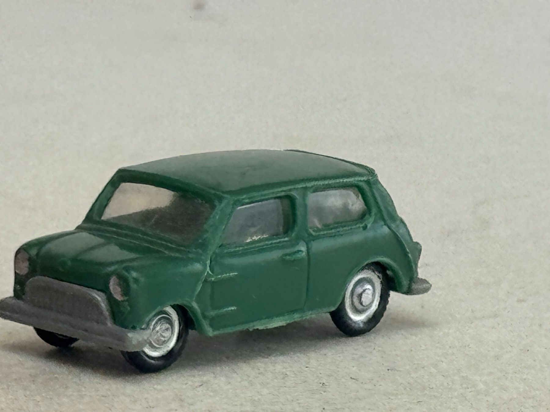 Eko Modellini d'auto: GB2- EKO Morris Mini grün – Usato da Elm venduto da Wikmtz