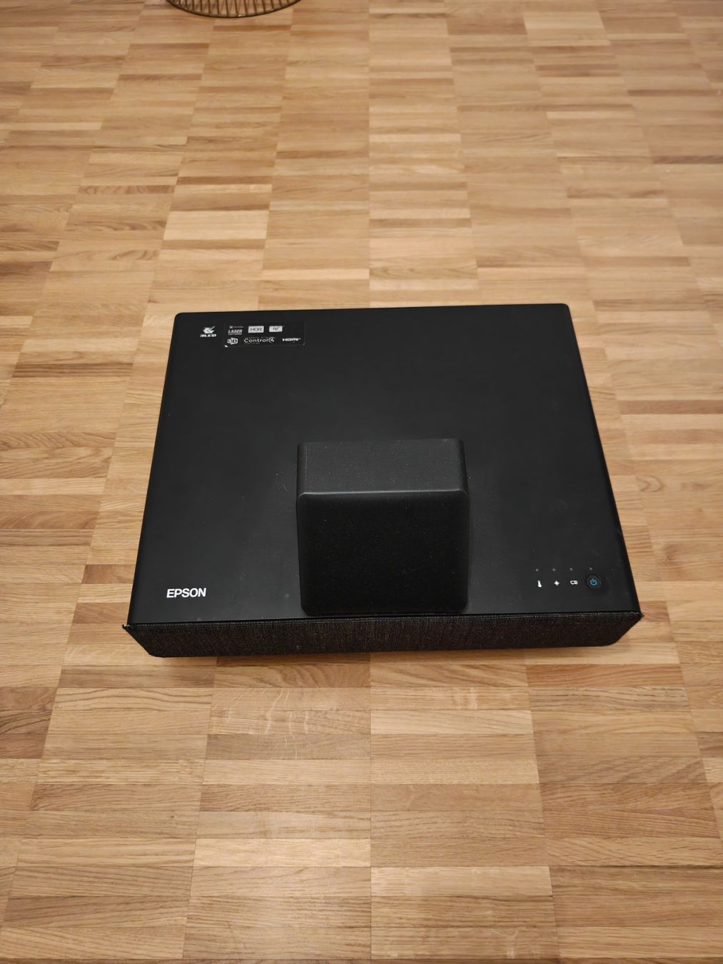 Epson Proiettori: Epson Kurzdistanzbeamer – Usato da Horgen venduto da chronix 1