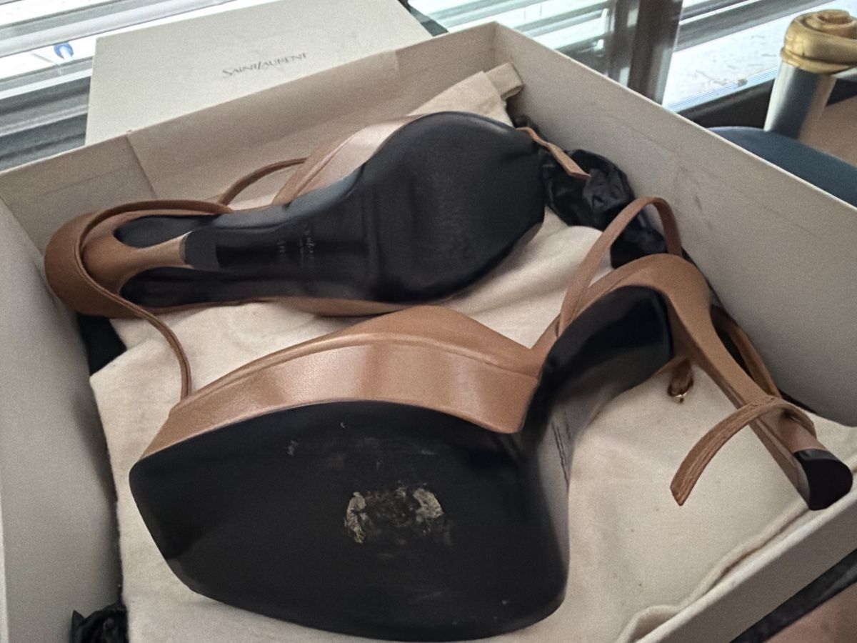 Saint Laurent Scarpe da donna: Saint Laurent leather shoes  – Nuovo (secondo la descrizione) da Genève venduto da val_rp9x 1