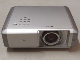 Sanyo PLV-Z4 Beamer - Heimkino Projektor für Filmabende!