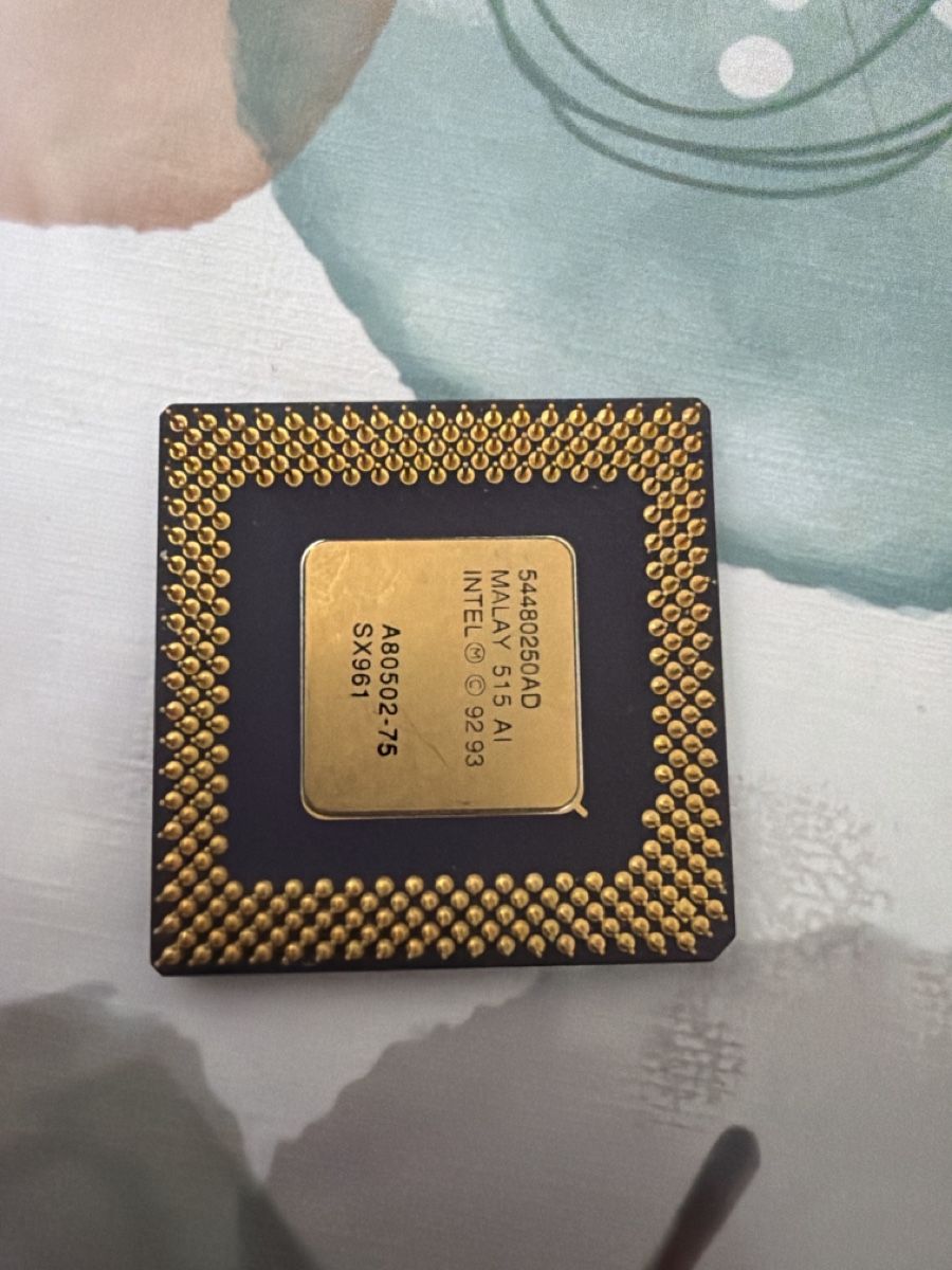 Intel Composants électroniques: Intel pentium 75 – Défectueux à Martigny par capri2800 1