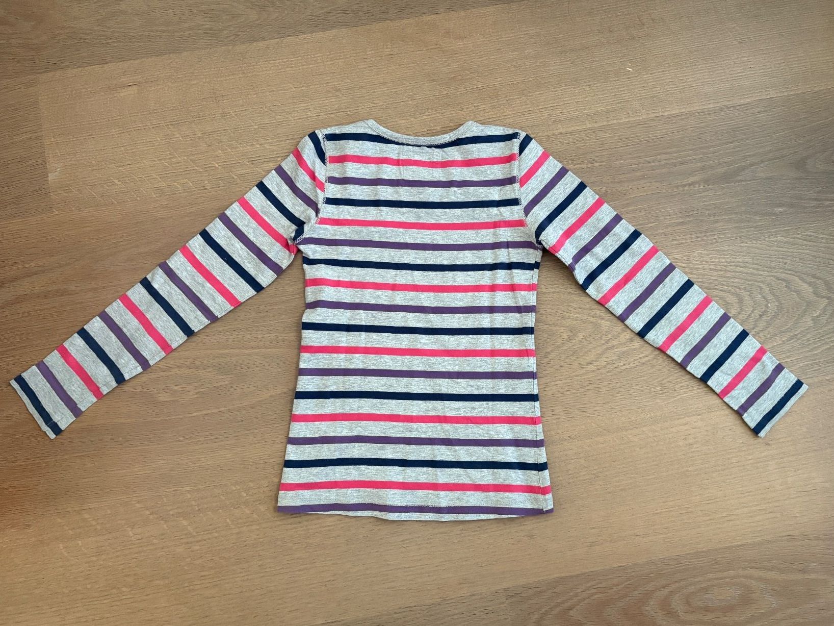 H&M Maglioni & Felpe: Mädchen Langarm-Shirt gestreift, Gr. 122-128 – Usato da Rüschlikon venduto da user999 3