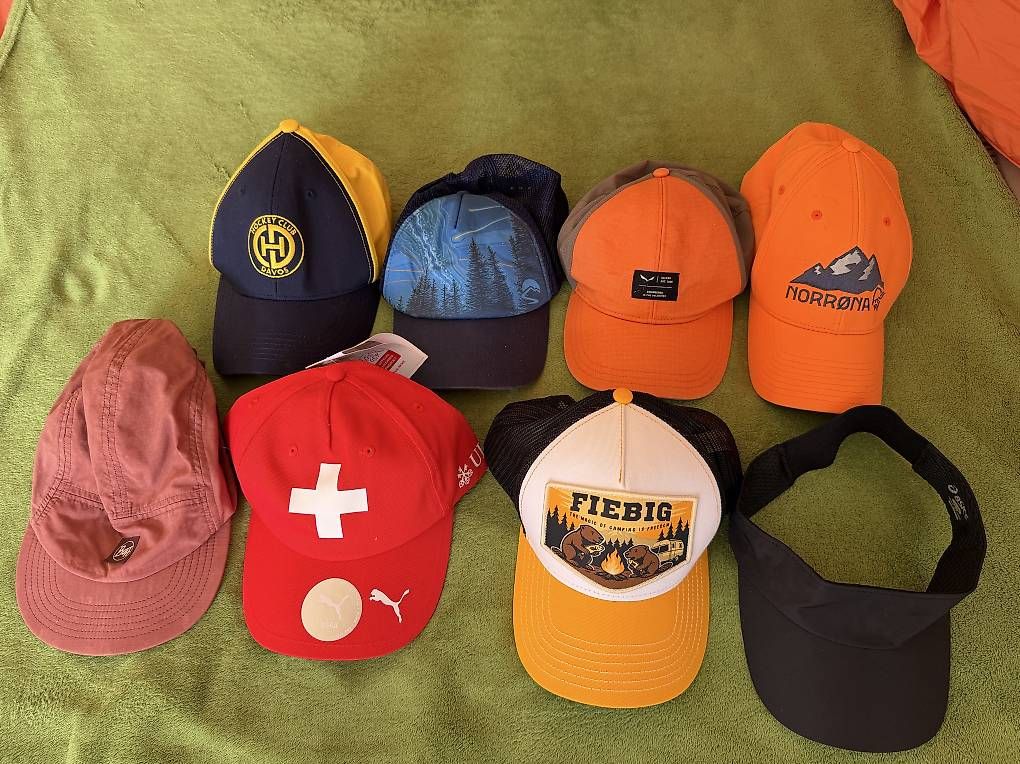 Hüte, Mützen & Caps: 8 Schirmmützen Herren  – Gebraucht aus Zermatt von ber_sdz7