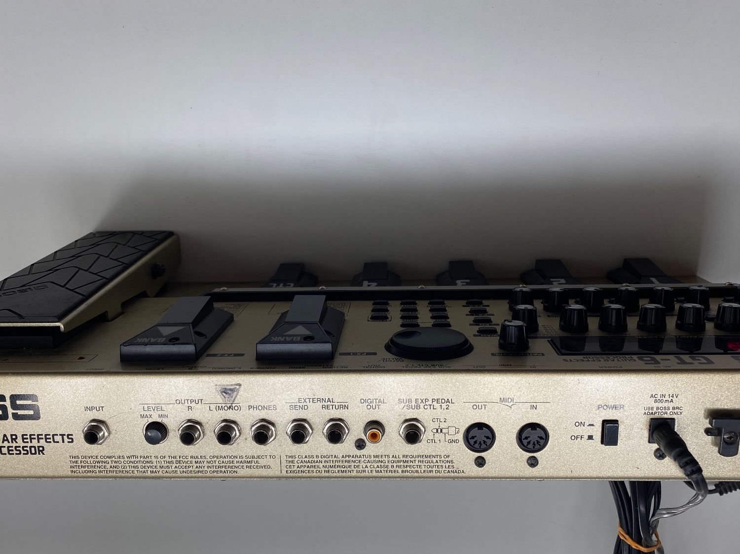Boss Strumenti musicali: BOSS GT-6 guitar multi-effekt TOP ZUSTAND – Usato da La Chaux-de-Fonds venduto da E-broc 2