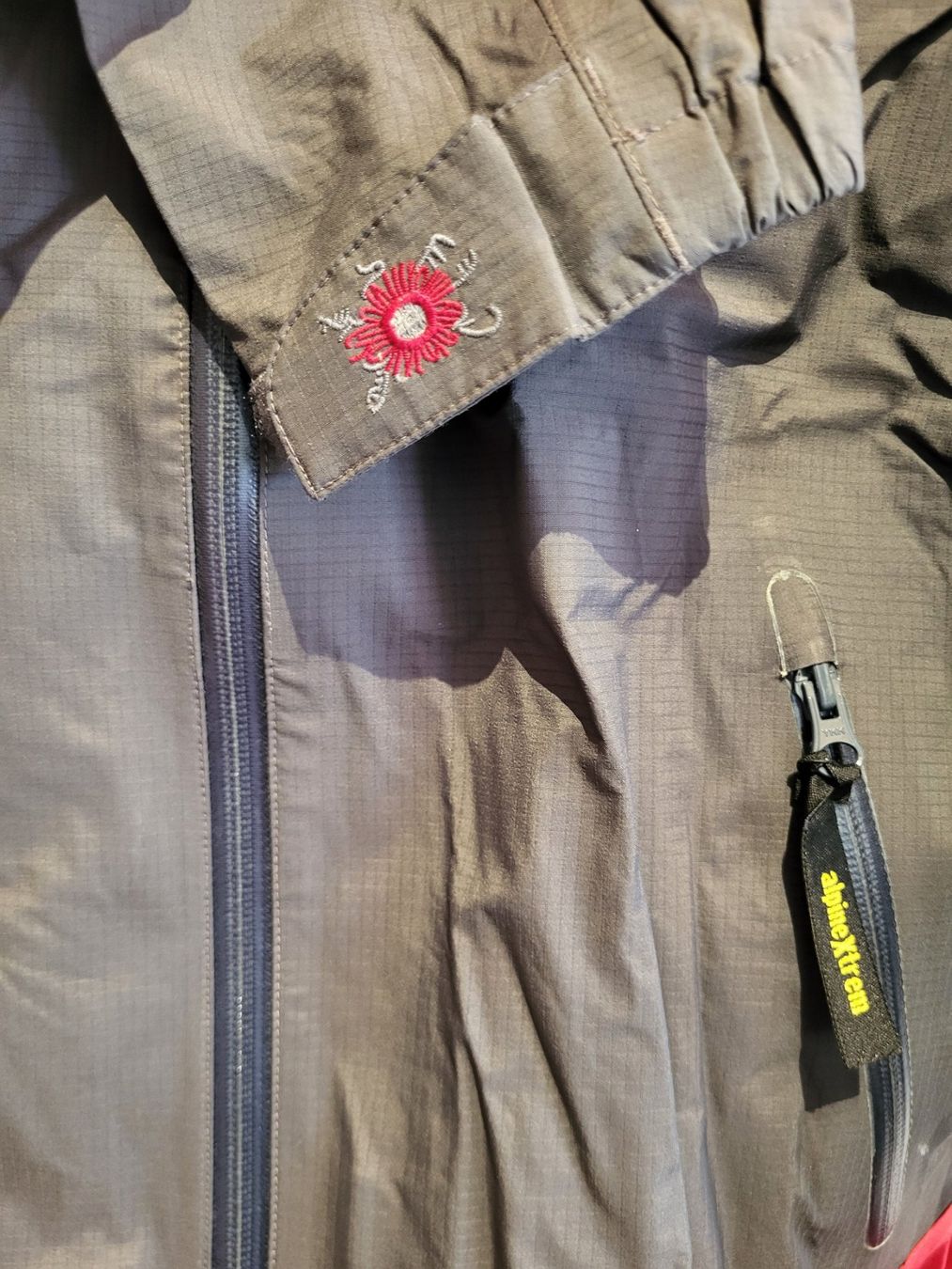 Salewa Giacche: SALEWA ALPINEXTREME- Hardshell Imperméable, M – Usato da Haute-Nendaz venduto da DetoutDerien 4