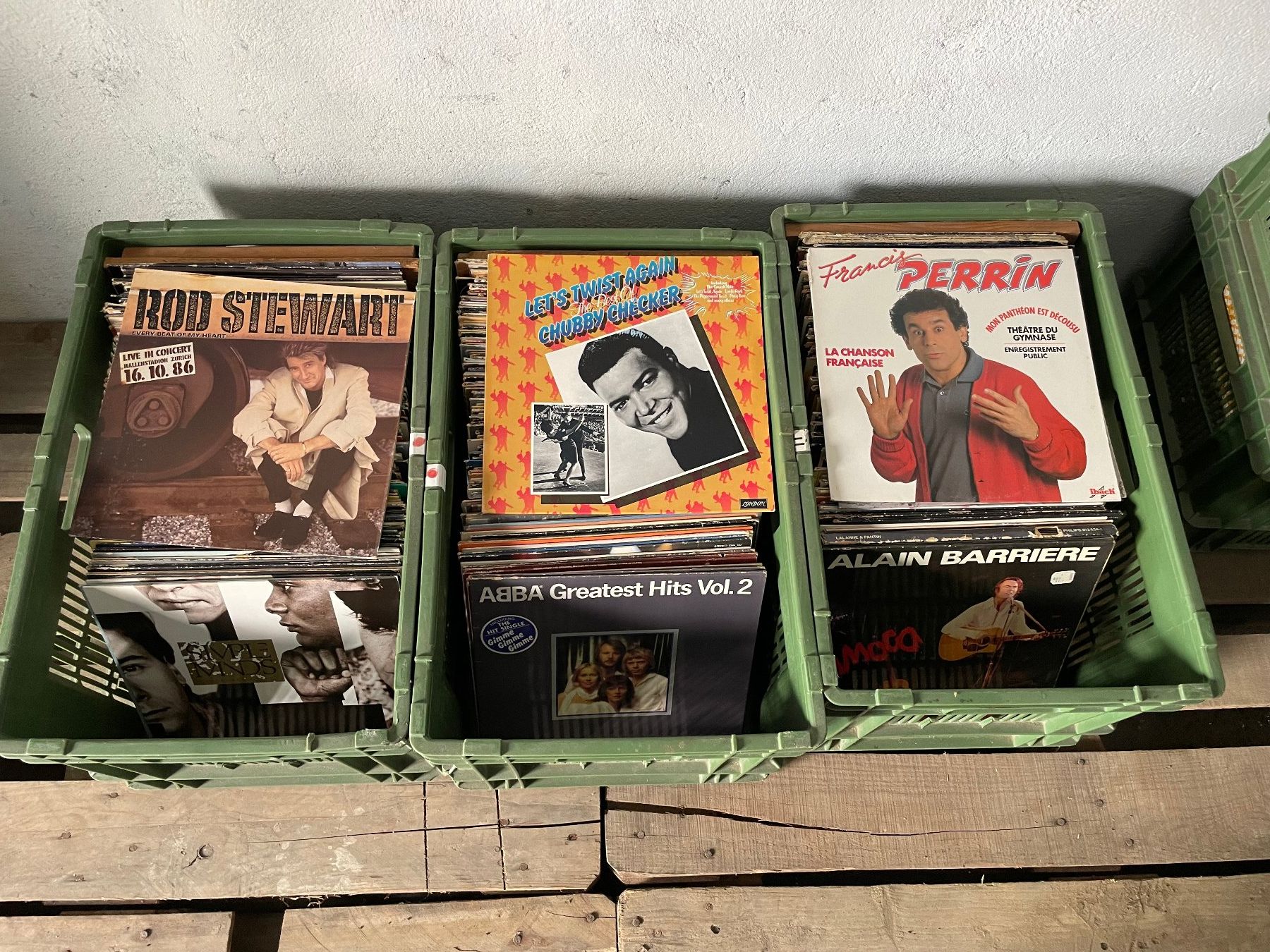 Vinyles: 3 caisses de disques vinyle 33 tours – D'occasion à La Croix (Lutry) par netrajet 1