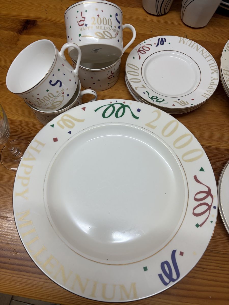 Set di piatti: Vaisselle et verres Millenium 2000 – Usato da Orsonnens venduto da cdms57 5