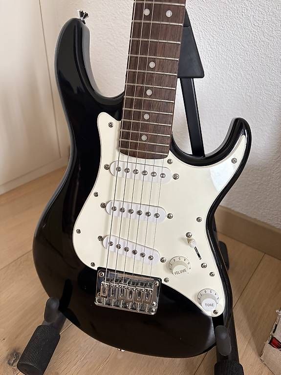 Musikinstrumente: 3/4 Junior E-Gitarre Set – Gebraucht aus Belp von friedlii 1