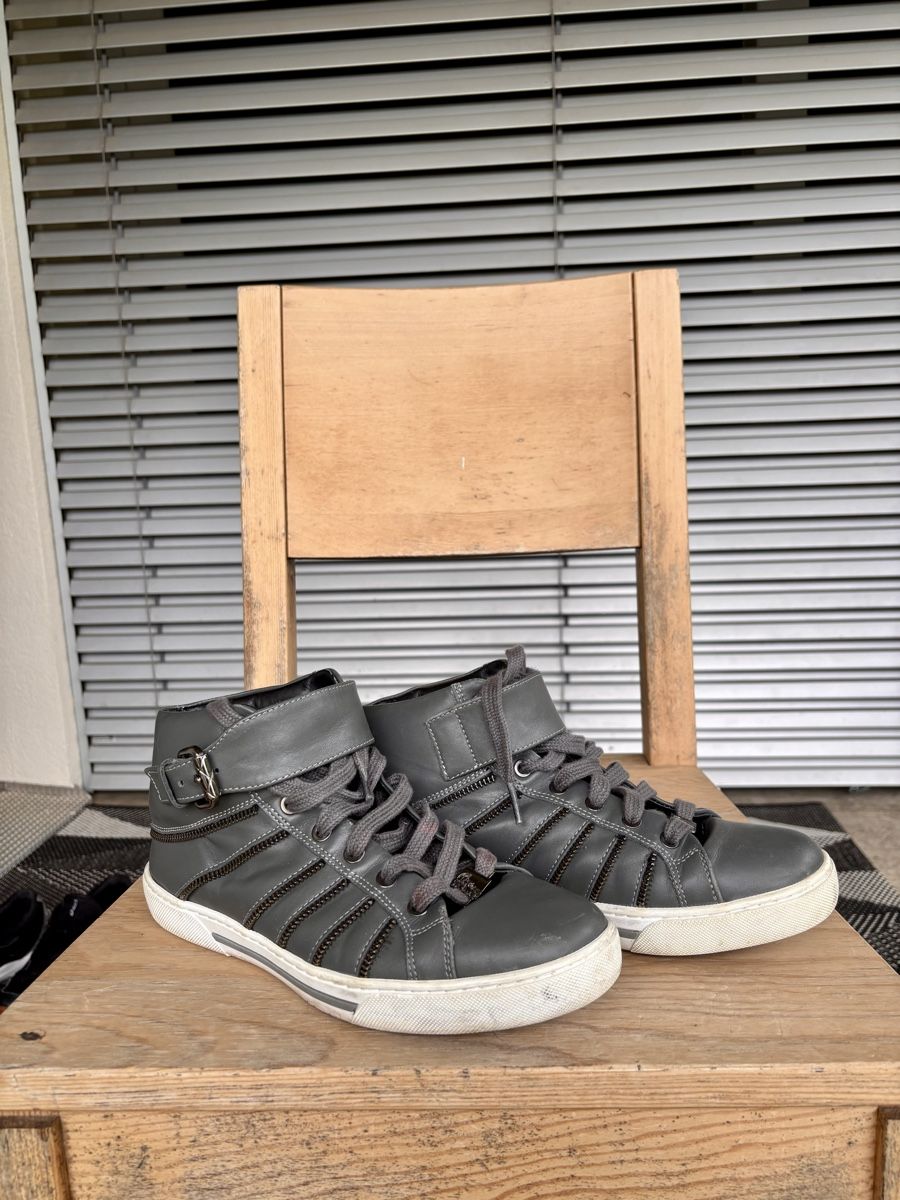 Versace Herrenschuhe: VERSACE SNEAKERS  – Gebraucht aus Duggingen von Petrof 1