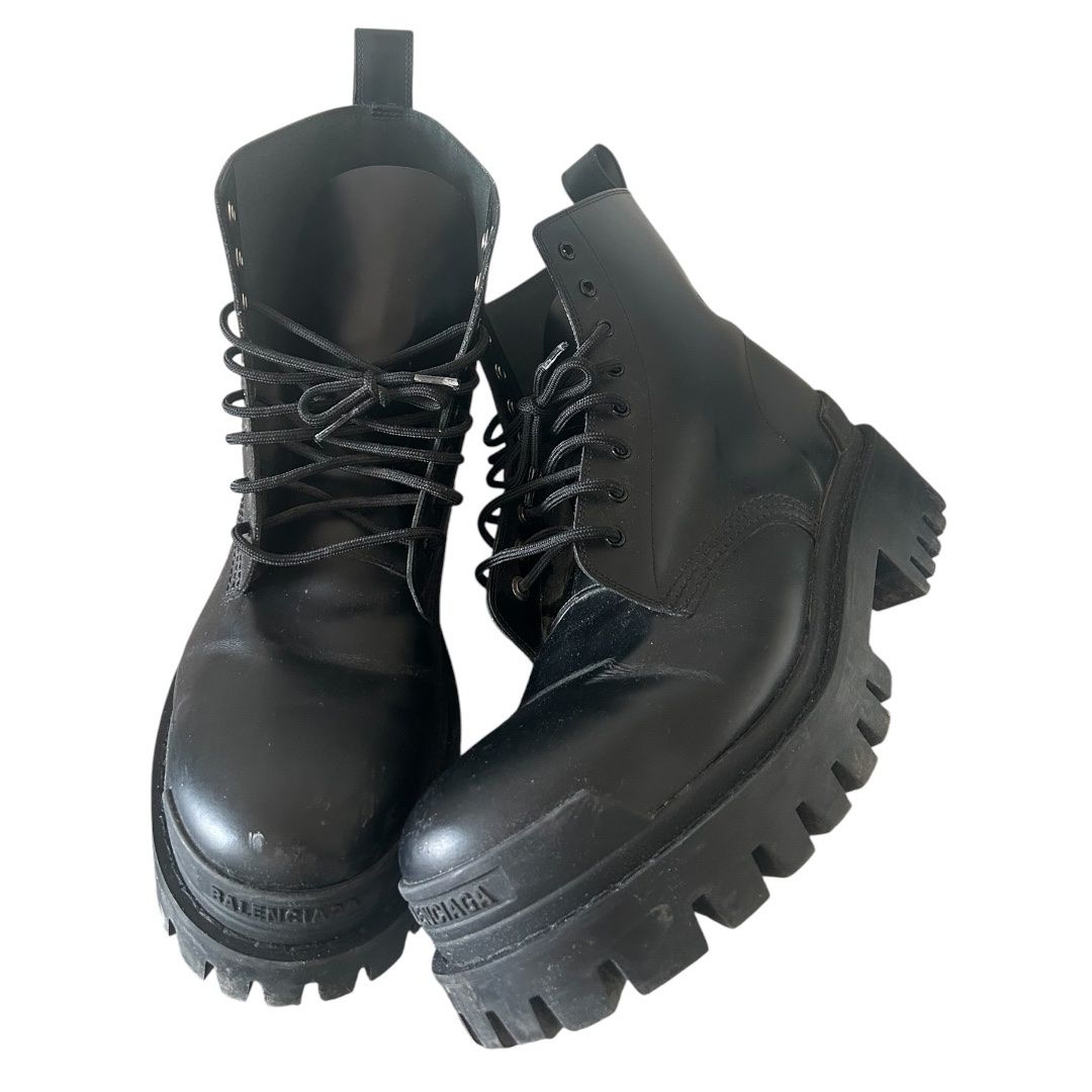 Balenciaga Scarpe da uomo: balenciaga leather strike boots – Usato da Kilchberg ZH venduto da meow26370