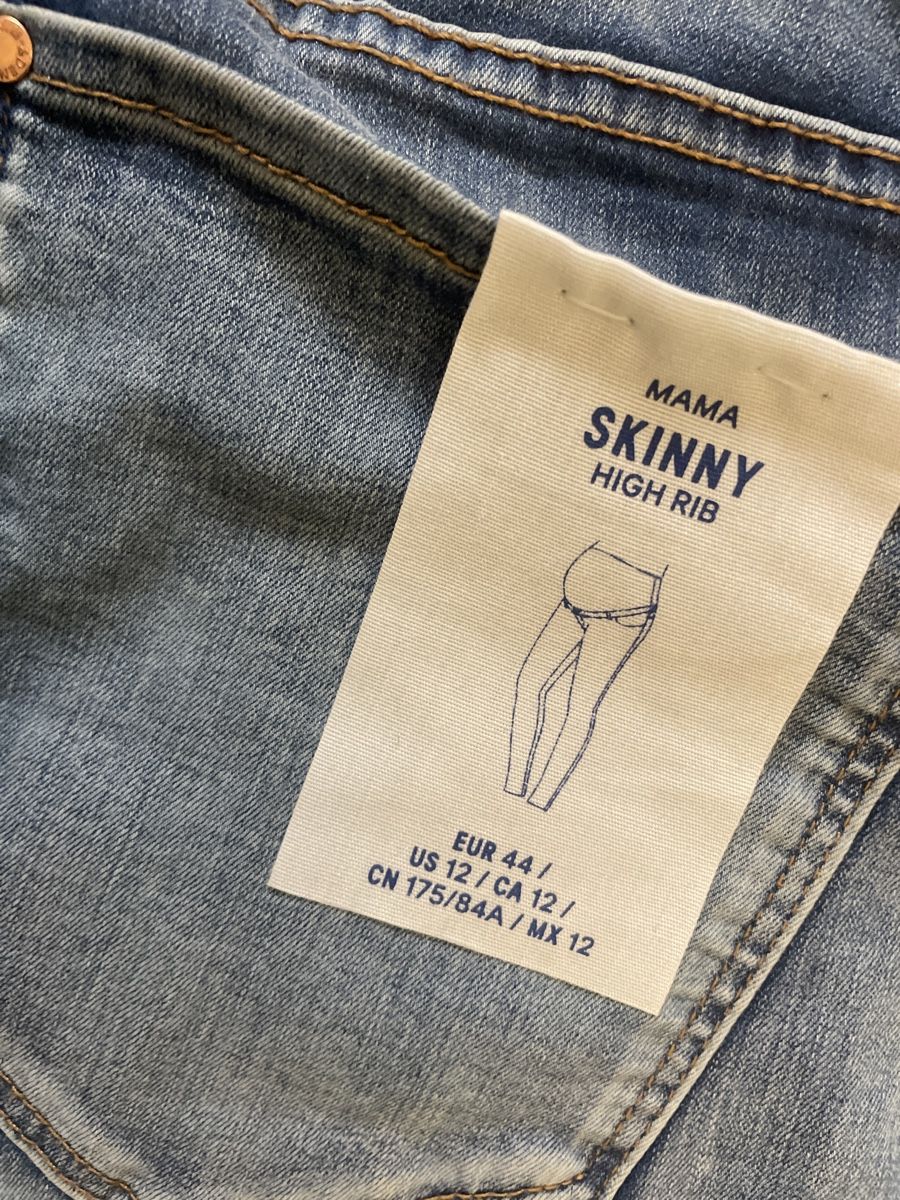 H&M Jeans: Neue H&M stretch Umstands Jeans Gr. 42 – Nuovo e nell'imballaggio originale da Obergerlafingen venduto da cabo4 3