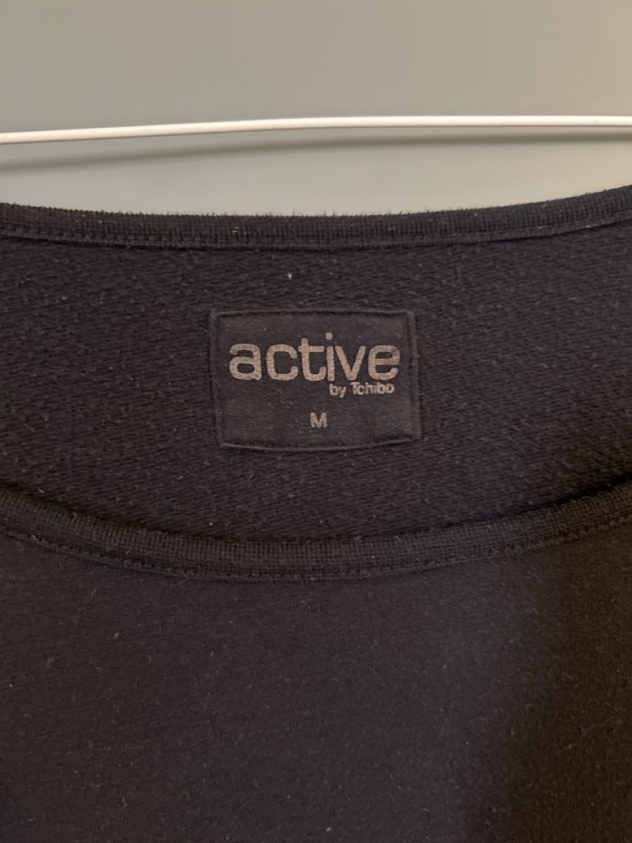 T-Shirts: Active by Ichibo: Schwarzes Sweatshirt (M) – Gebraucht aus Basel von enfantdor 1