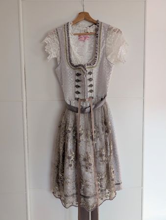 Dirndl Krüger Madl mit Schürze und Spitzenhemd, Gr. 38