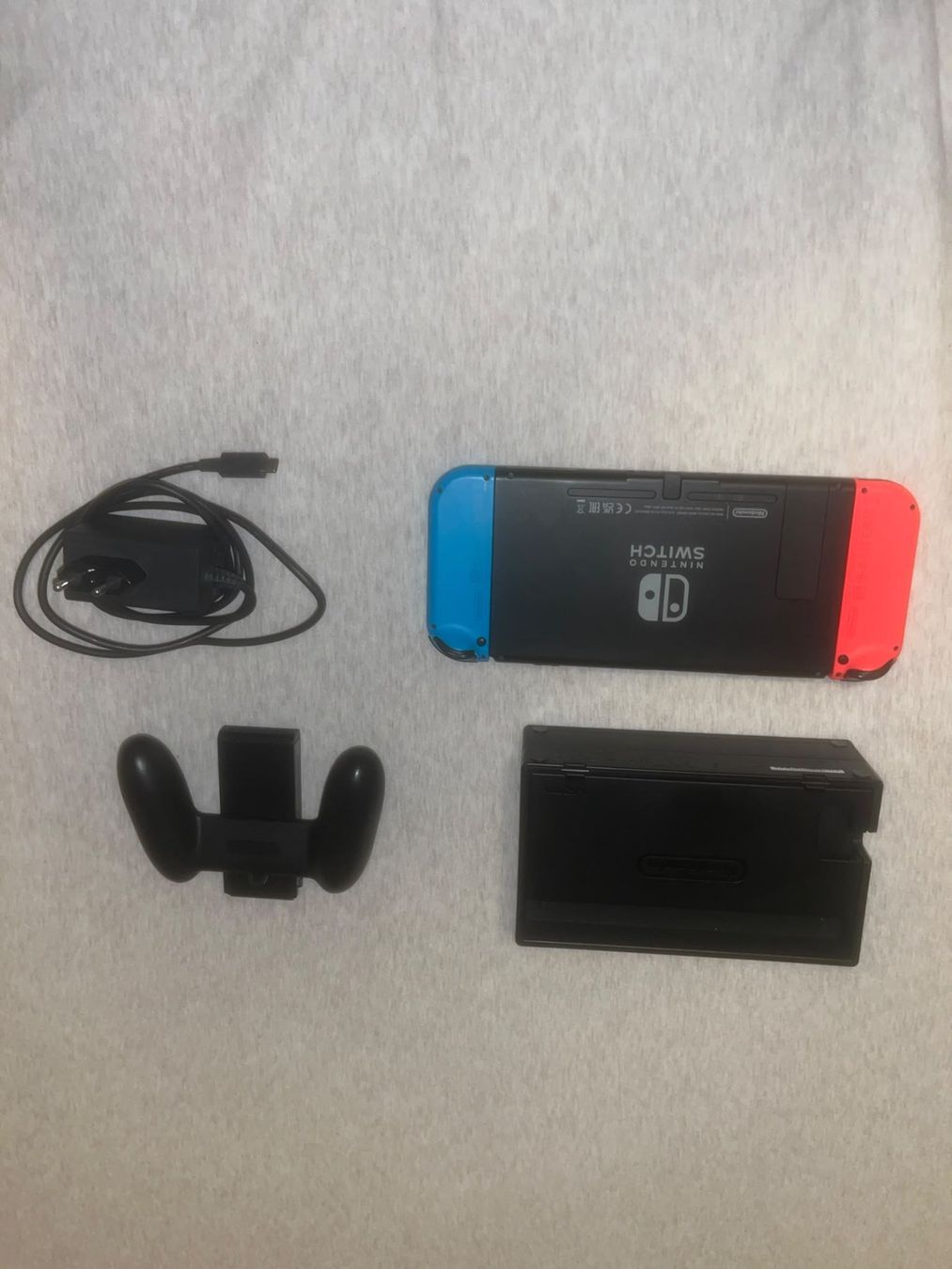 Nintendo Consoles: Nintendo Switch Rot/Blau – D'occasion à Zürich par hof_y7nz 1