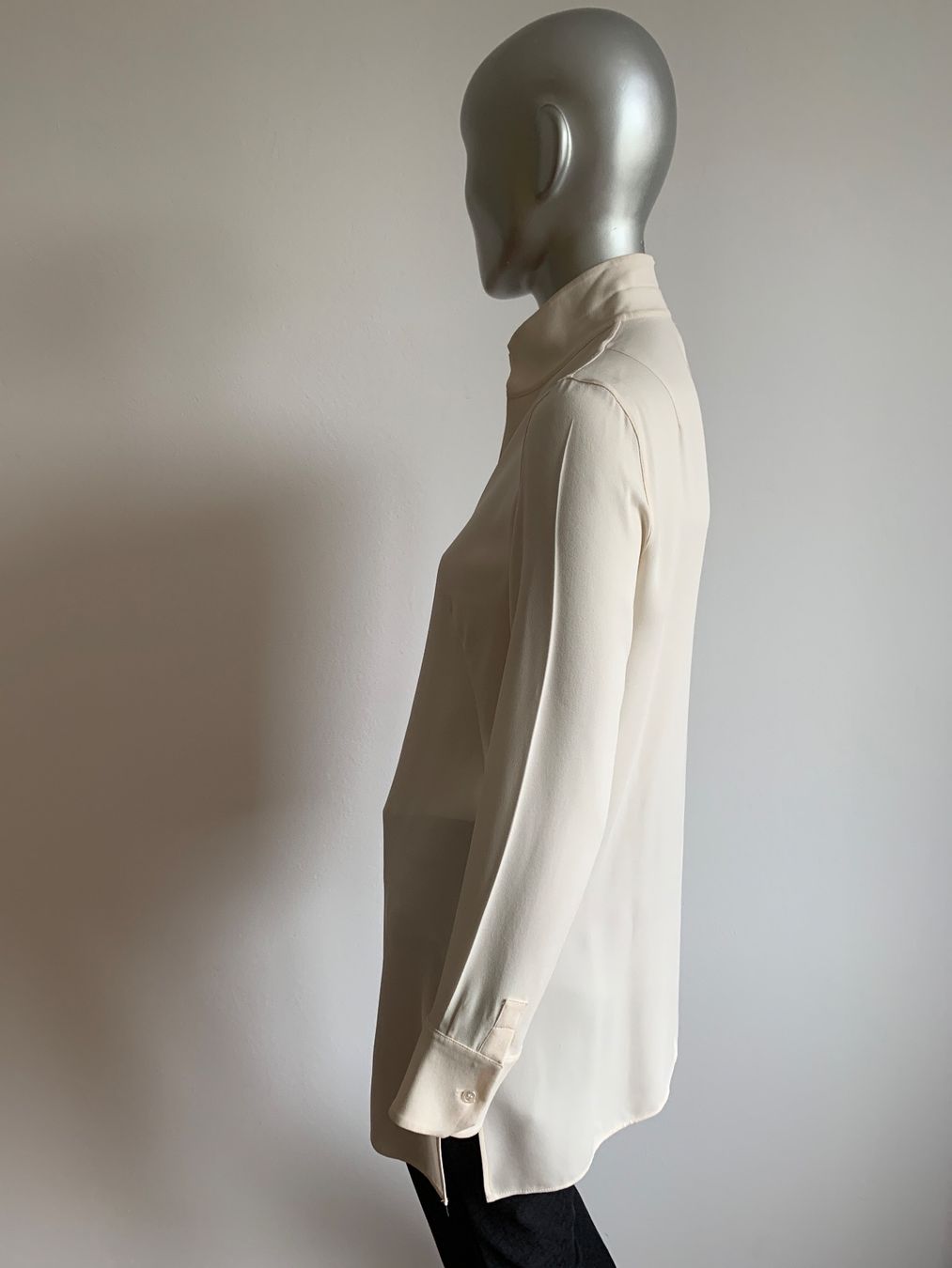 Akris Camicette: AKRIS: puderfarbene Seiden-Bluse mit Lederverzierung – Usato da Luzern venduto da paulablue 6