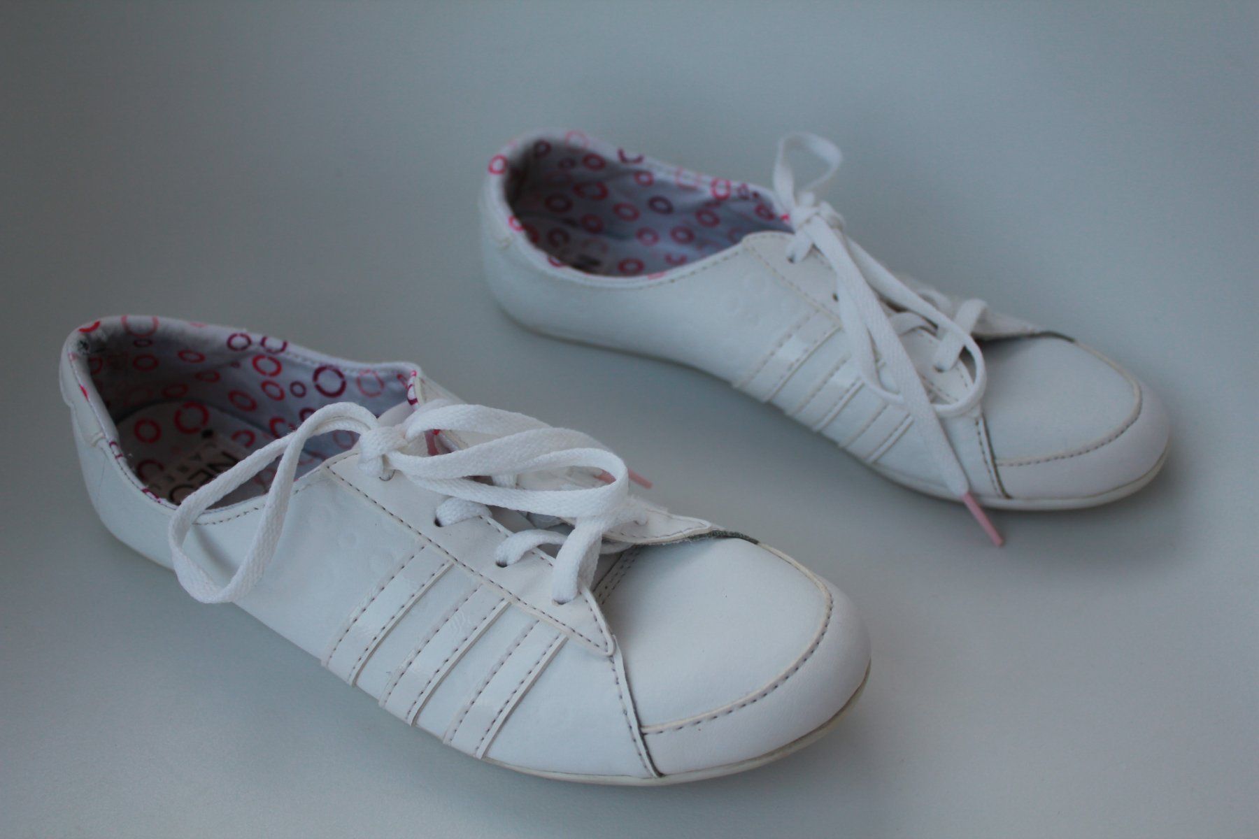 Adidas Schuhe für Mädchen: Baskets blanches Adidas t. 36 2/3 – Gebraucht aus Peseux von Gilloss 2