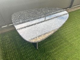 Couchtisch aus Granit mit Metallfuss gebraucht guter Zustand