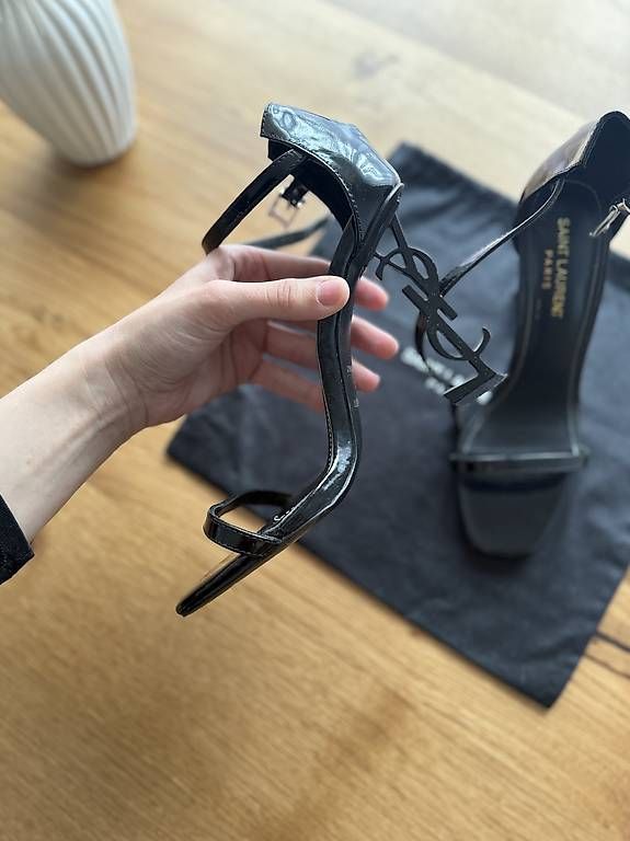 Damenschuhe: YSL Opyum sandalen Lackiert Schwarz – Gebraucht aus Lyss von zej_p9k5 3